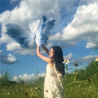 她来到我身边